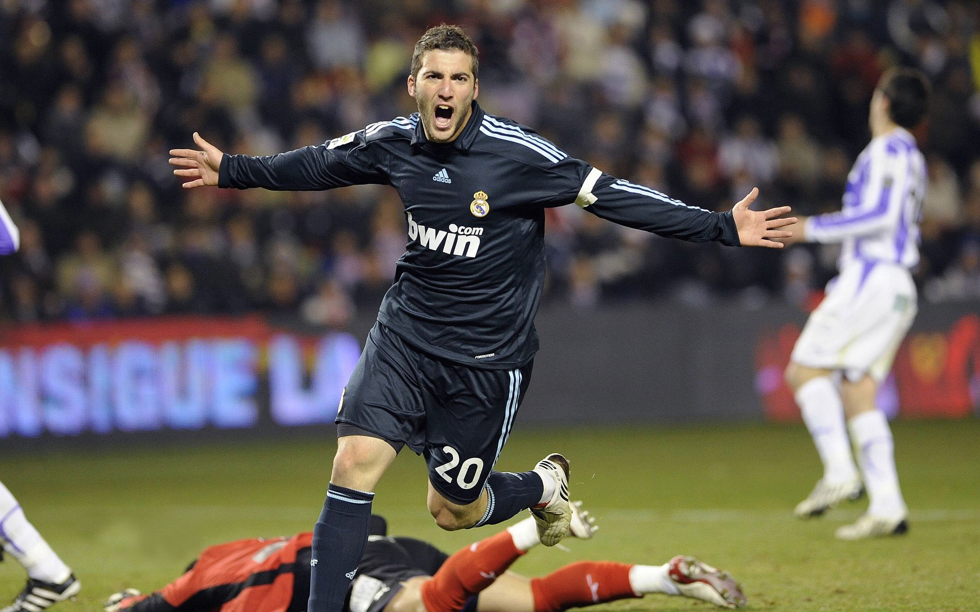 国脚归队备战，提升国家队竞争力，国足归化国脚