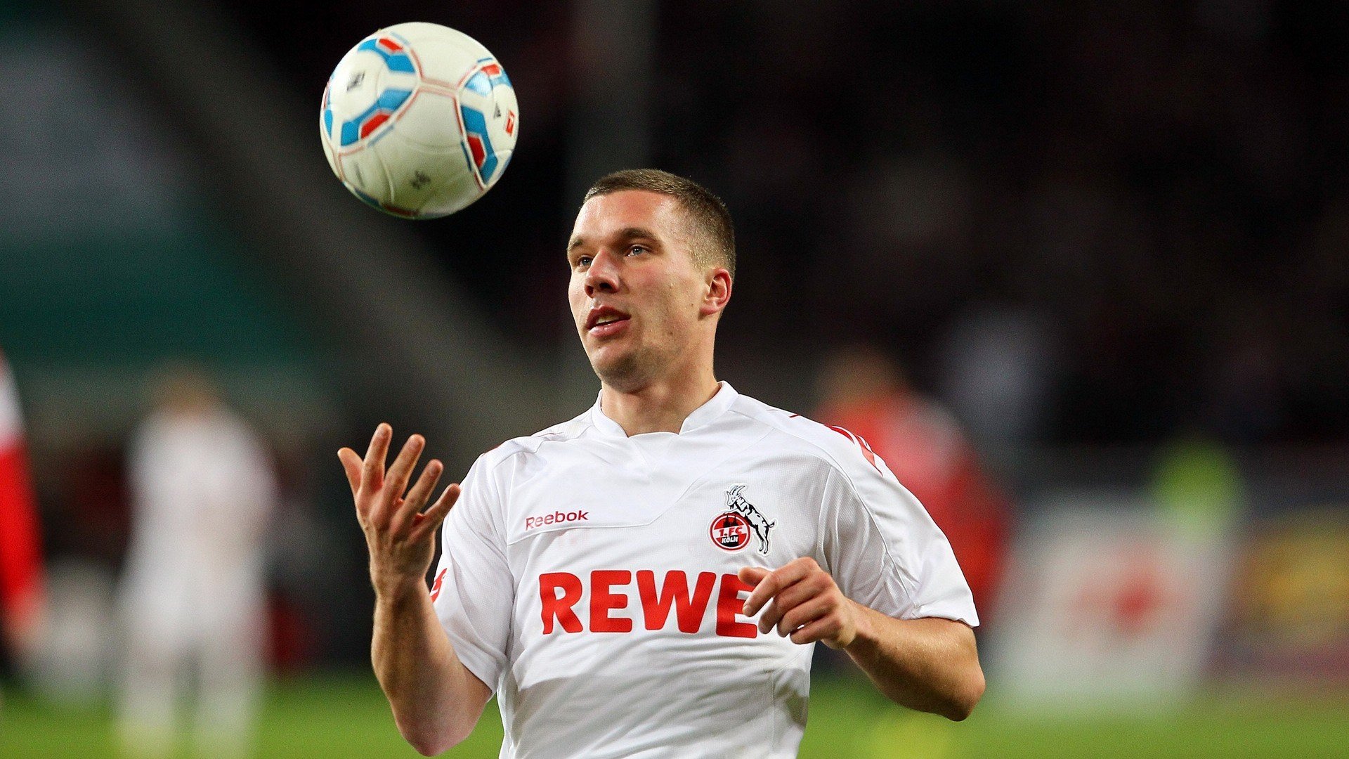 摩洛哥马术协会与国际马术联合会合作，举办国际马术交流活动，促进技术交流。